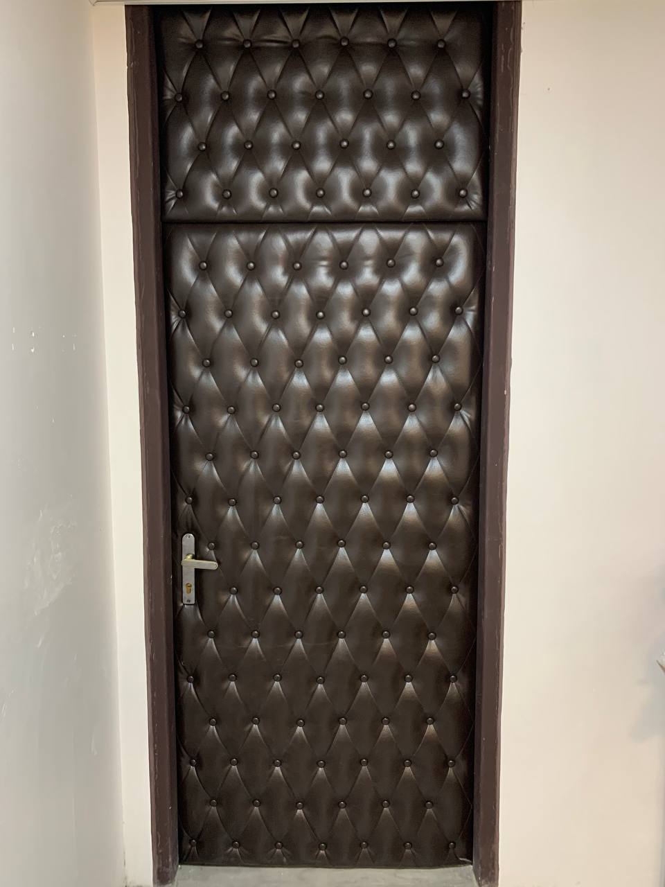 درب چرمی آکوستیک